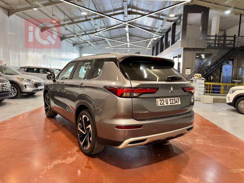 میتسوبیشی ئاوتلاندەر